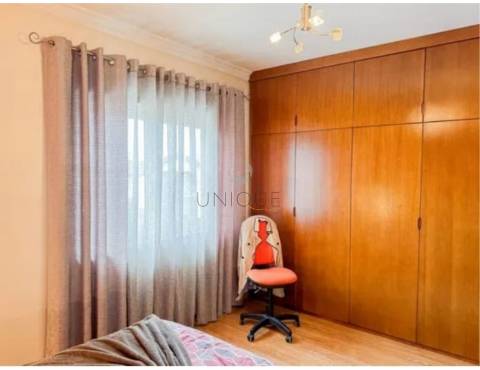 Moradia T4 em Bragança | Espaço, Conforto e Localização Central