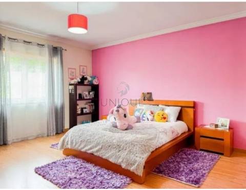 Moradia T4 em Bragança | Espaço, Conforto e Localização Central