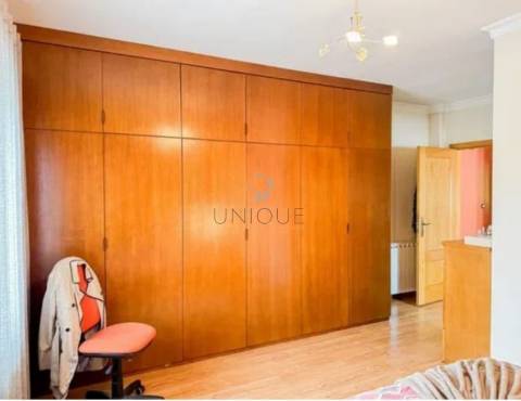 Moradia T4 em Bragança | Espaço, Conforto e Localização Central