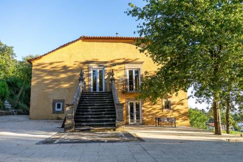 Solar de Fontechans, Oliveira de Azeméis | Casa Senhorial Histórica Restaurada