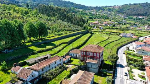 Quinta das Giestas em Tarouquela, Cinfães | Palacete, Capela e 58.852 m²