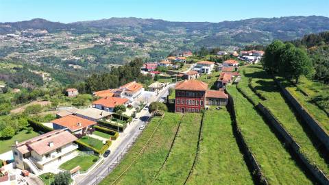 Quinta das Giestas em Tarouquela, Cinfães | Palacete, Capela e 58.852 m²