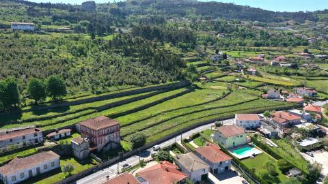 Quinta das Giestas em Tarouquela, Cinfães | Palacete, Capela e 58.852 m²