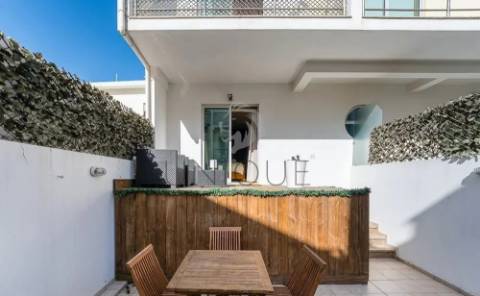 Apartamento T2 Praia da Costa Nova em frente ao Mar c/ Terraço Privativo