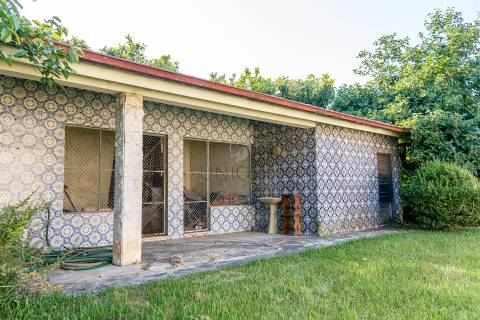 Moradia em Oliveirinha, Aveiro | 5 Quartos, 1220m² de Terreno e Grande Potencial