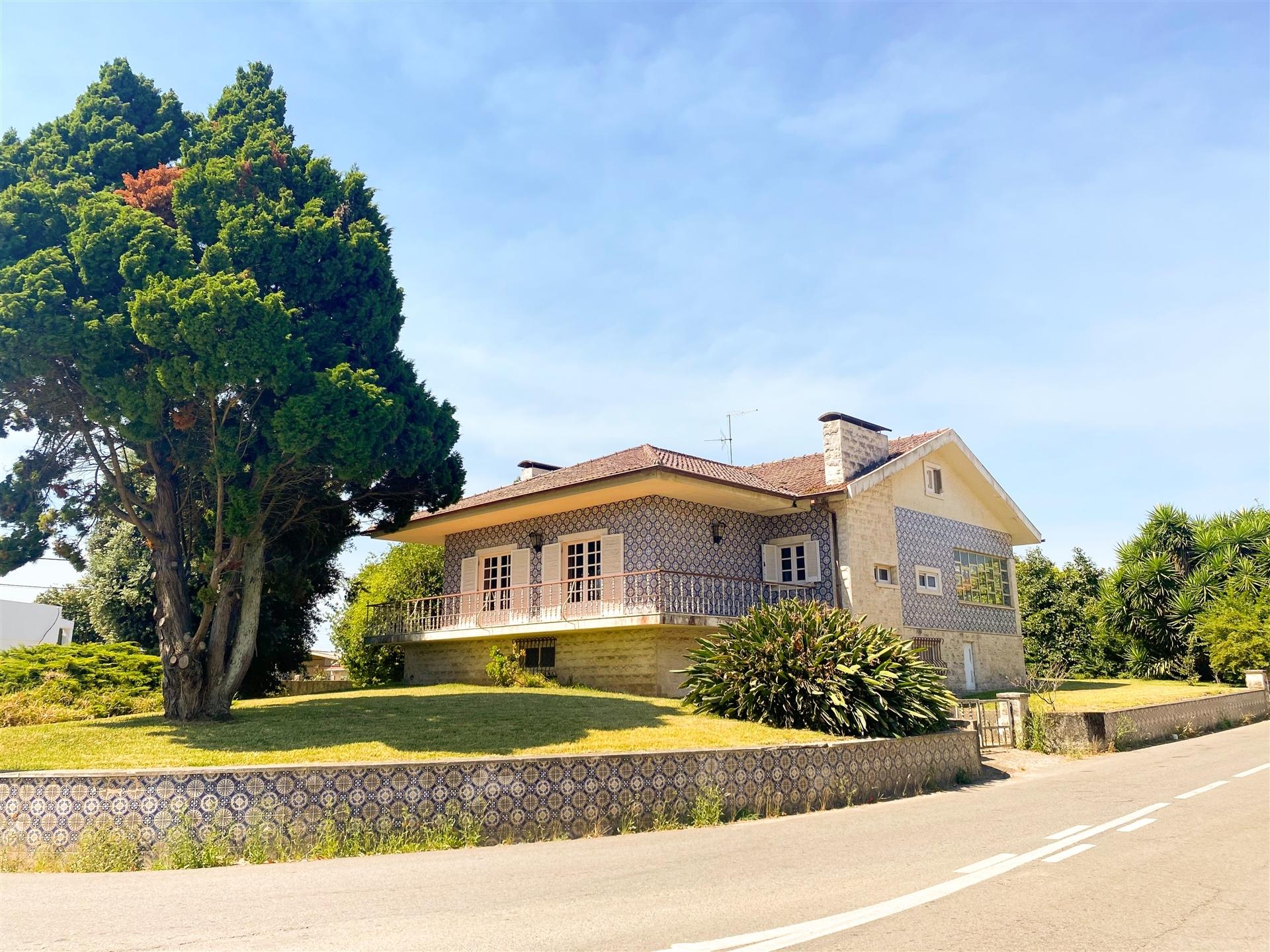 Moradia T9 Venda em Oliveirinha,Aveiro