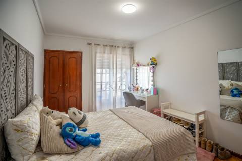 Apartamento T3+2 Duplex no centro de Vagos | Remodelado com garagem