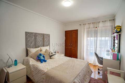 Apartamento T3+2 Duplex no centro de Vagos | Remodelado com garagem