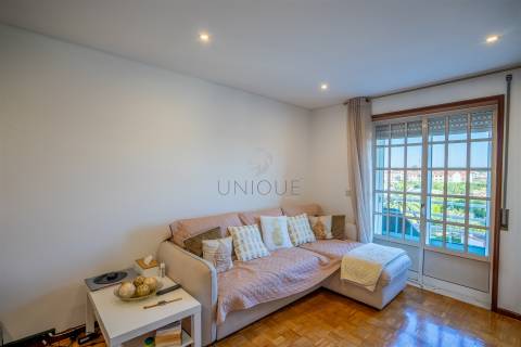 Apartamento T3+2 Duplex no centro de Vagos | Remodelado com garagem