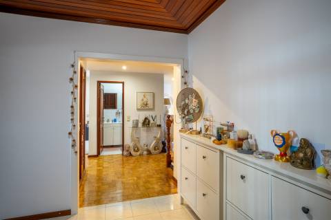 Apartamento T3+2 Duplex no centro de Vagos | Remodelado com garagem