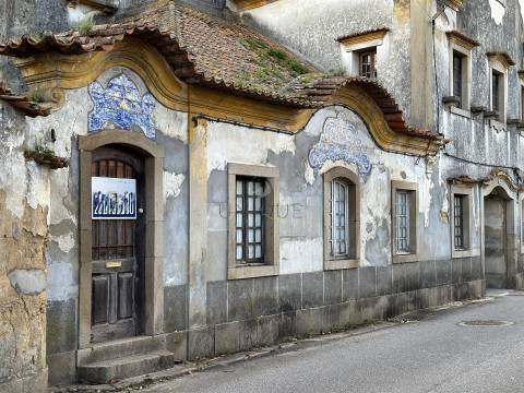 Moradia Secular para Restauro em Cacia, Aveiro | Potencial de Reabilitação
