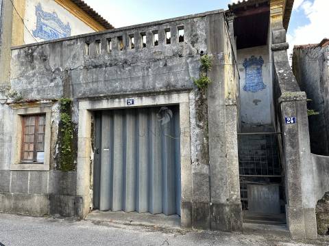 Moradia Secular para Restauro em Cacia, Aveiro | Potencial de Reabilitação