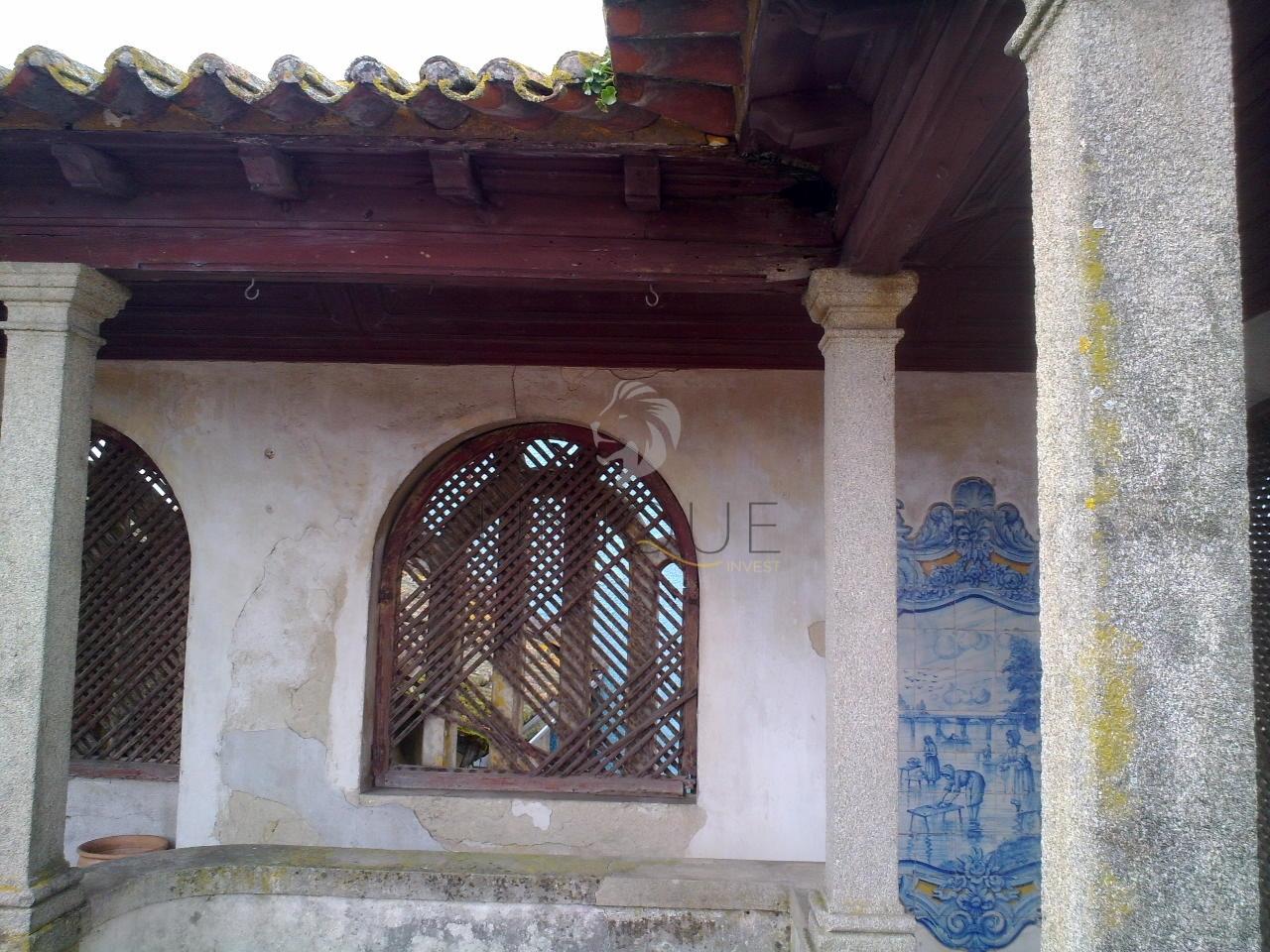 Moradia Secular para Restauro