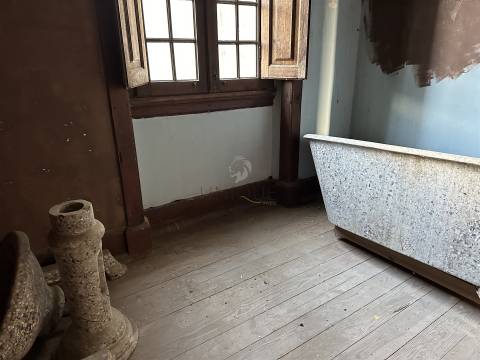 Moradia Secular para Restauro em Cacia, Aveiro | Potencial de Reabilitação