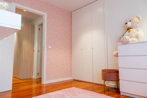 Apartamento T3 em condomínio privado na Maia | Piscina e garagem