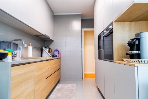 Apartamento T3 em condomínio privado na Maia | Piscina e garagem