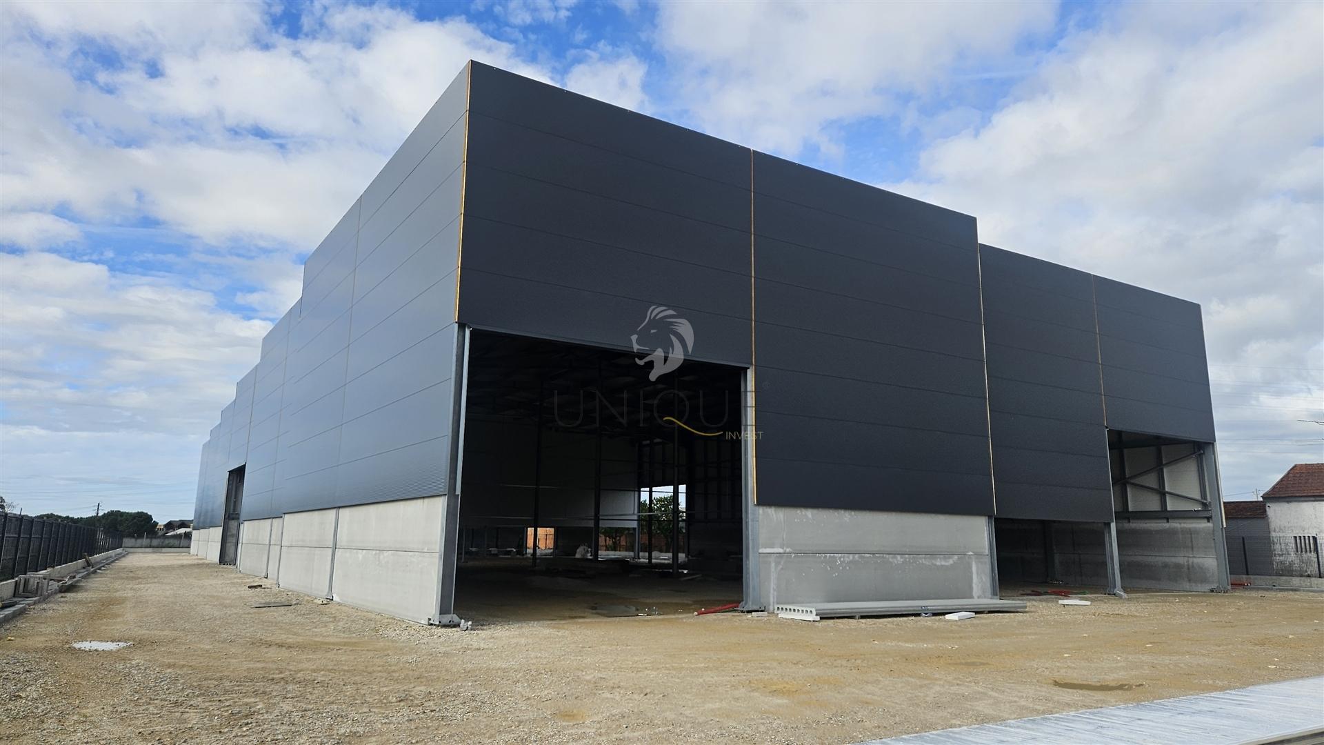 Armazém Novo - Zona Industrial de Taboeira Aveiro