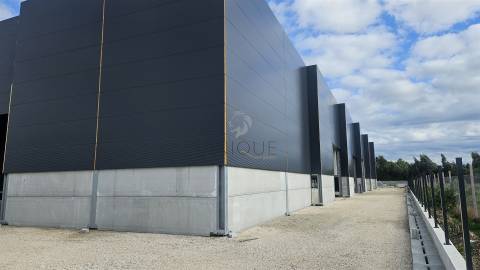 Armazém Novo - Zona Industrial de Taboeira Aveiro