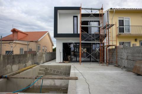 Moradia T4 com piscina na Gafanha do Carmo | Acesso à Ria de Aveiro