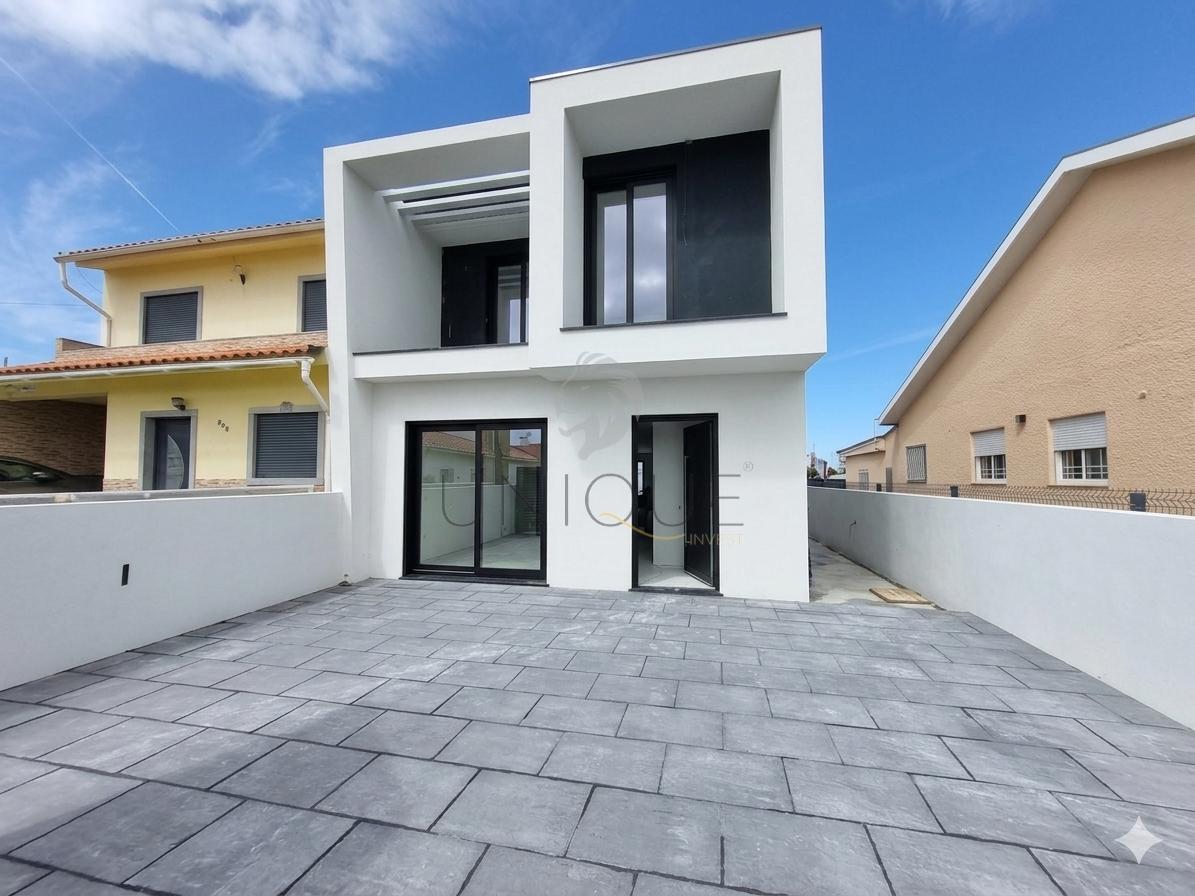 Moradia T4 com piscina na Gafanha do Carmo | Acesso à Ria de Aveiro
