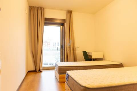 Apartamento T2 com garagem e arrumos no centro de Aveiro