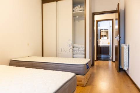 Apartamento T2 com garagem e arrumos no centro de Aveiro