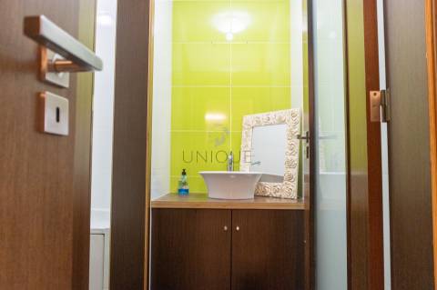 Apartamento T2 com garagem e arrumos no centro de Aveiro