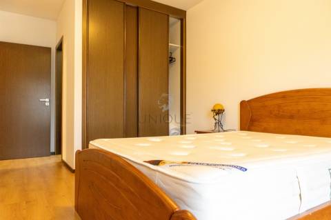 Apartamento T2 com garagem e arrumos no centro de Aveiro