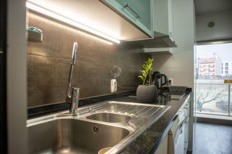 Apartamento T2 com garagem e arrumos no centro de Aveiro