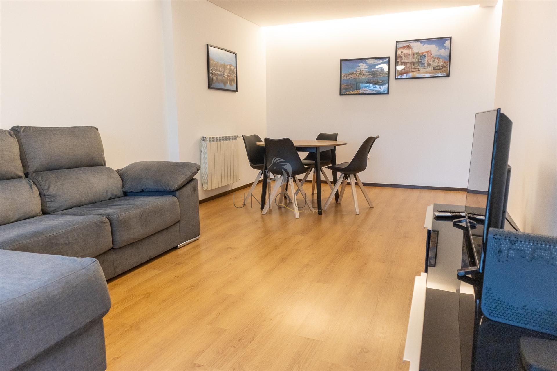 Apartamento T2 com garagem e arrumos no centro de Aveiro