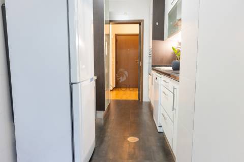 Apartamento T2 com garagem e arrumos no centro de Aveiro