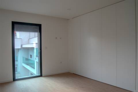 Novo T1+1 | Suite + Lugar de Garagem | Centro de Esgueira