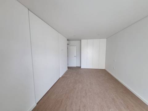 Novo T1+1 | Suite + Lugar de Garagem | Centro de Esgueira
