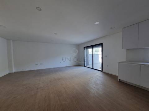 Novo T1+1 | Suite + Lugar de Garagem | Centro de Esgueira