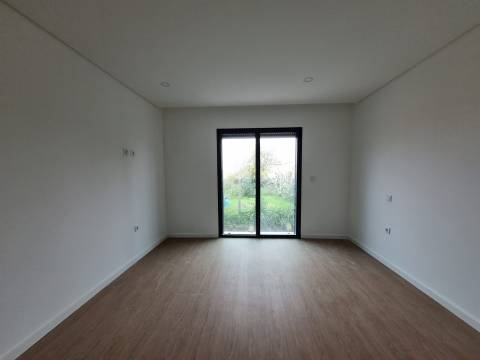 T1 Novo em Esgueira | Áreas Acima da Média + Garagem