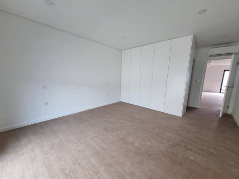 T1 Novo em Esgueira | Áreas Acima da Média + Garagem