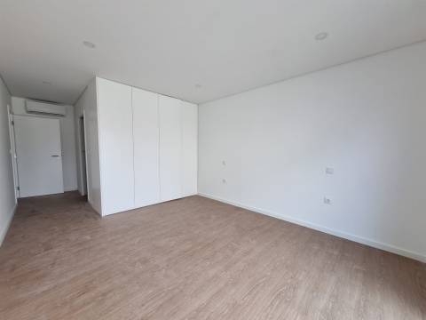 T1 Novo em Esgueira | Áreas Acima da Média + Garagem