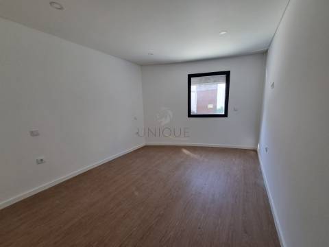 T1 Novo em Esgueira | Áreas Acima da Média + Garagem