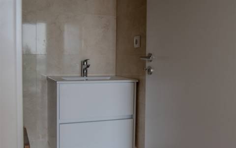 T3 Novo com Terraço Privativo: O Refúgio Perfeito no Centro de Esgueira