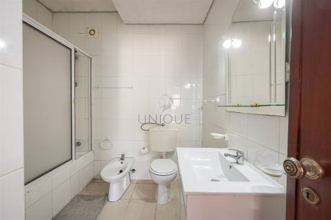 Apartamento T3 com arrumo em Azurva - Aveiro