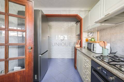 Apartamento T3 com arrumo em Azurva - Aveiro