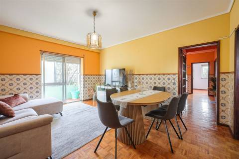 Apartamento T3 com arrumo em Azurva - Aveiro