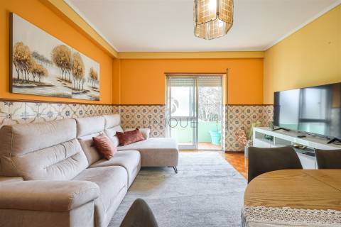 Apartamento T3 com arrumo em Azurva - Aveiro
