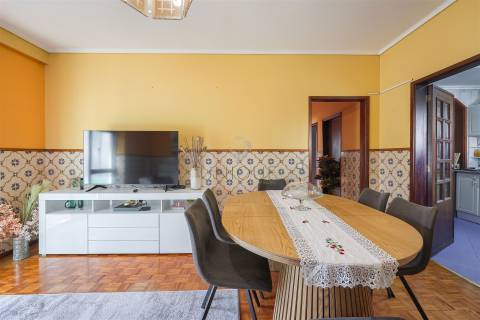 Apartamento T3 com arrumo em Azurva - Aveiro