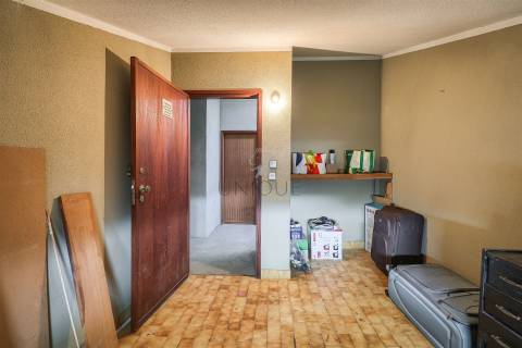 Apartamento T3 com arrumo em Azurva - Aveiro