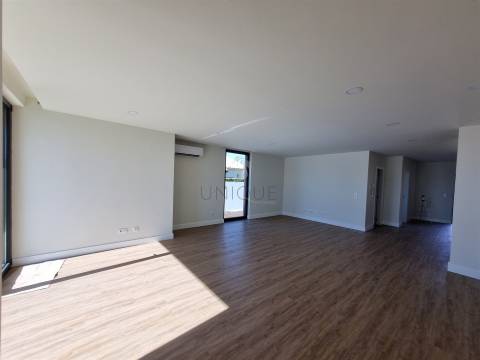 Moradia T4 Moderna a poucos minutos do Centro de Aveiro