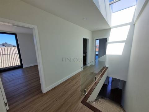 Moradia T4 Moderna a poucos minutos do Centro de Aveiro