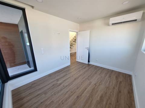 Moradia T4 Moderna a poucos minutos do Centro de Aveiro