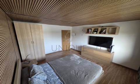 Apartamento T2, remodelado, com garagem fechada em Santa Joana