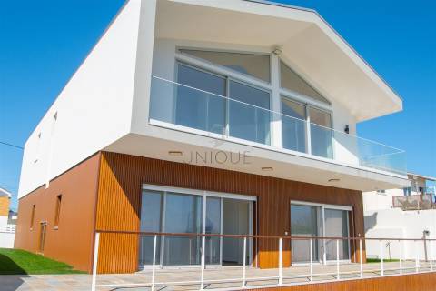 Moradia Isolada T4+1 com Piscina | Nova Construção | Praia da Costa Nova